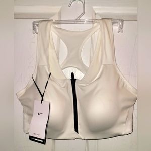 🌷💕🌹Nike sports bra